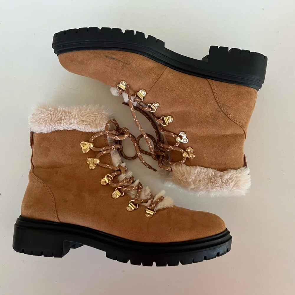 J. Crew Factory Faux-Fur Lace Up Winter Hiking Boots in Chestnut Brown, size 9